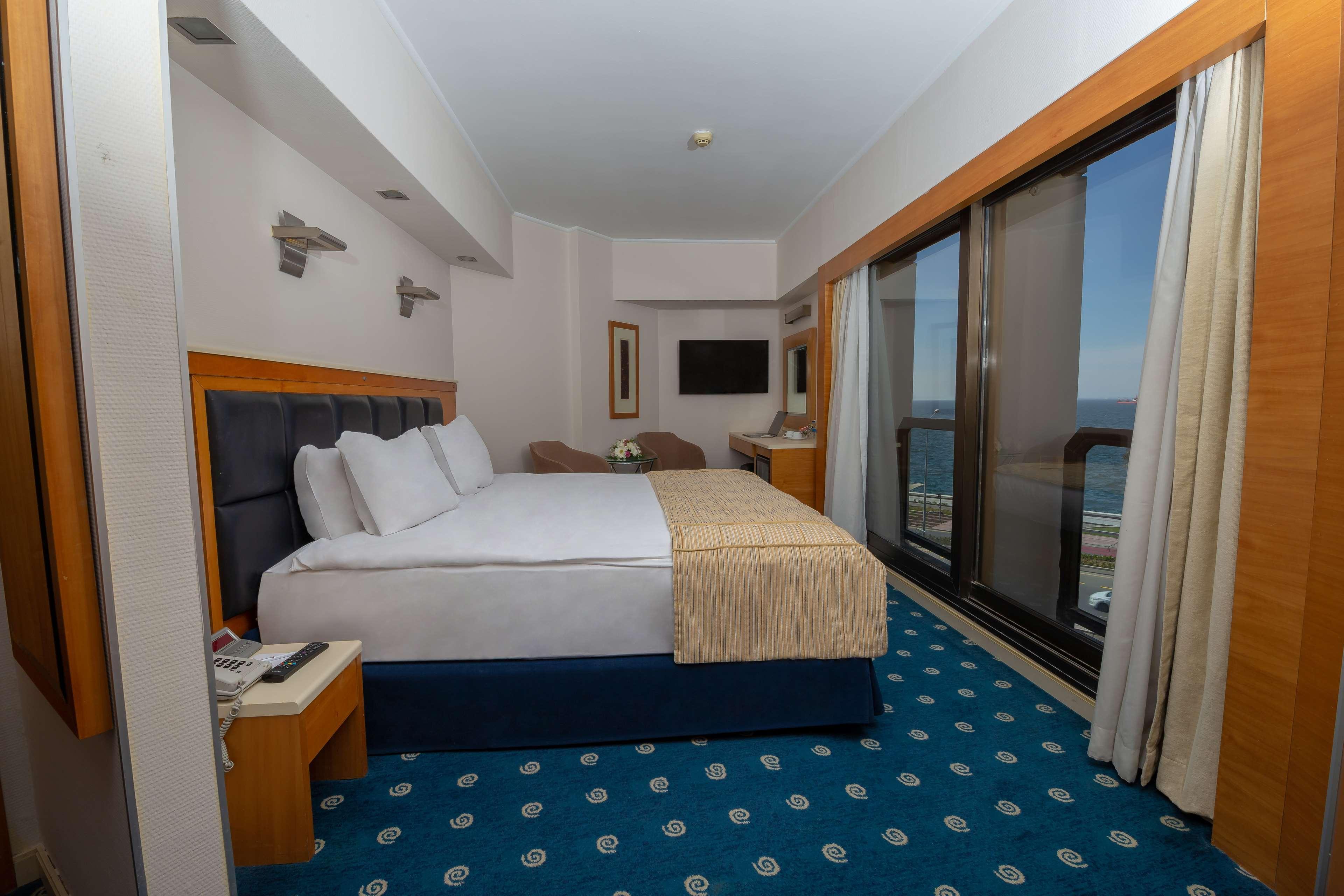 Best Western Plus Hotel Konak Izmir Exterior photo