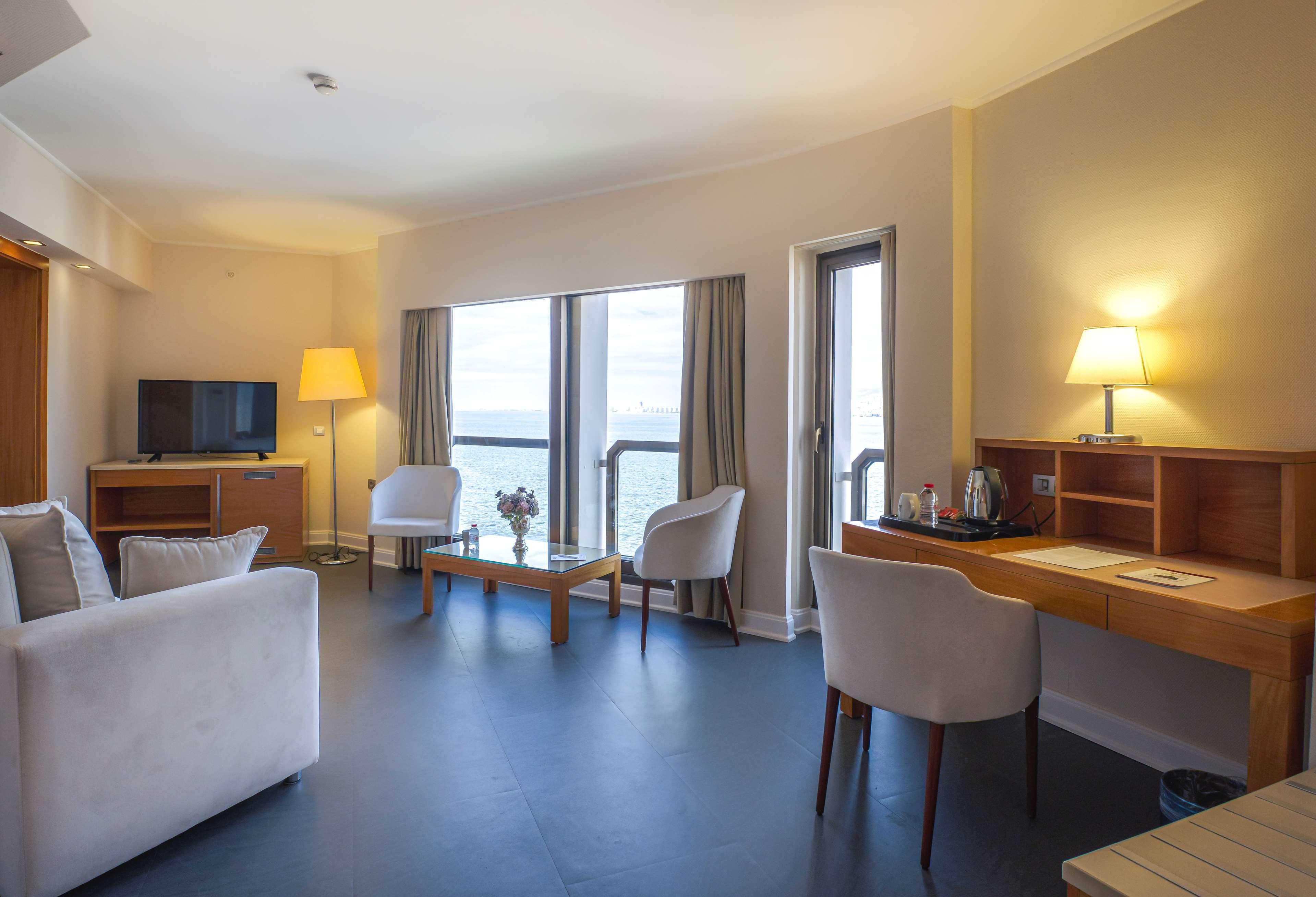 Best Western Plus Hotel Konak Izmir Exterior photo