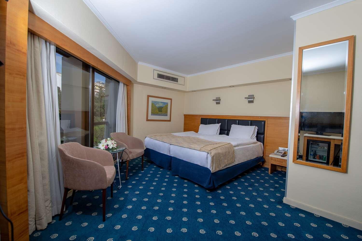 Best Western Plus Hotel Konak Izmir Exterior photo