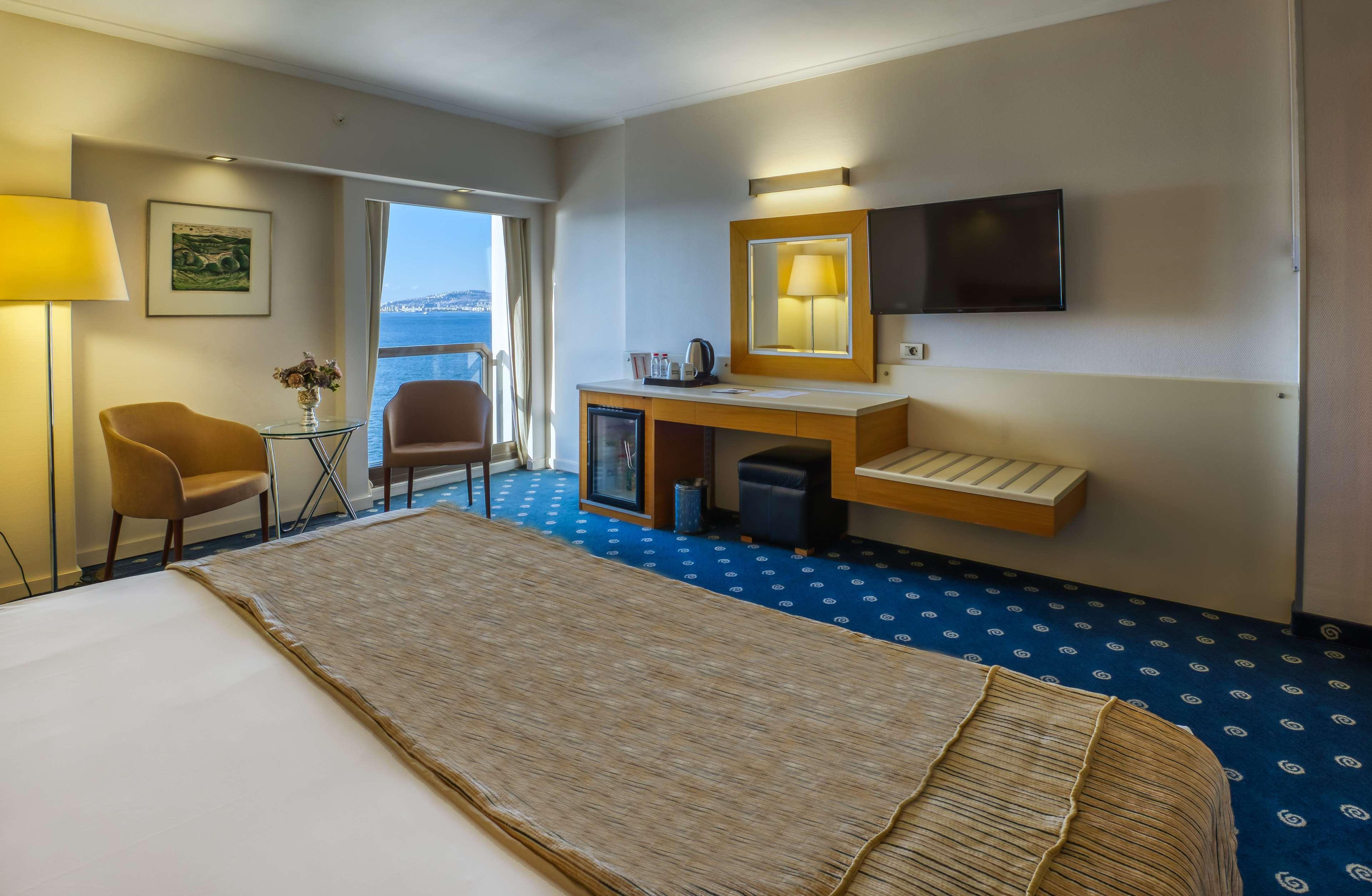 Best Western Plus Hotel Konak Izmir Exterior photo