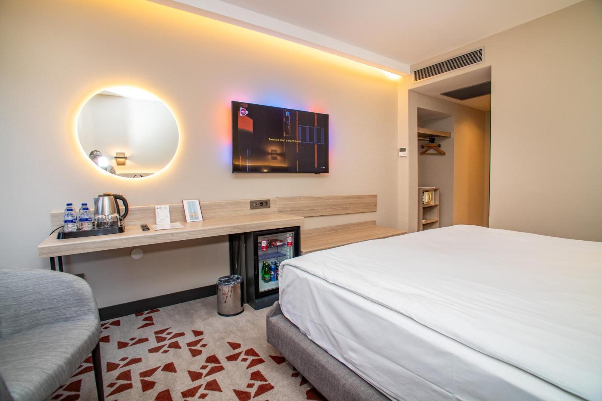 Best Western Plus Hotel Konak Izmir Exterior photo