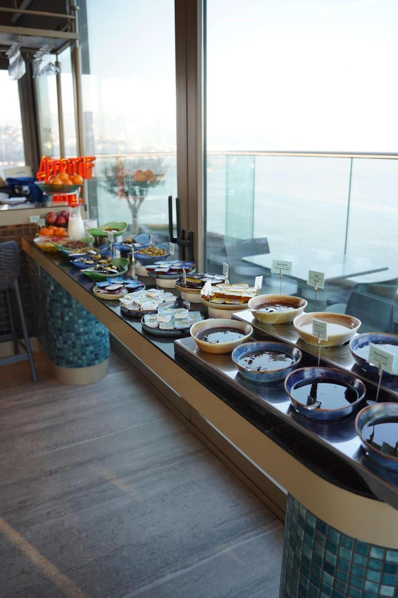 Best Western Plus Hotel Konak Izmir Exterior photo